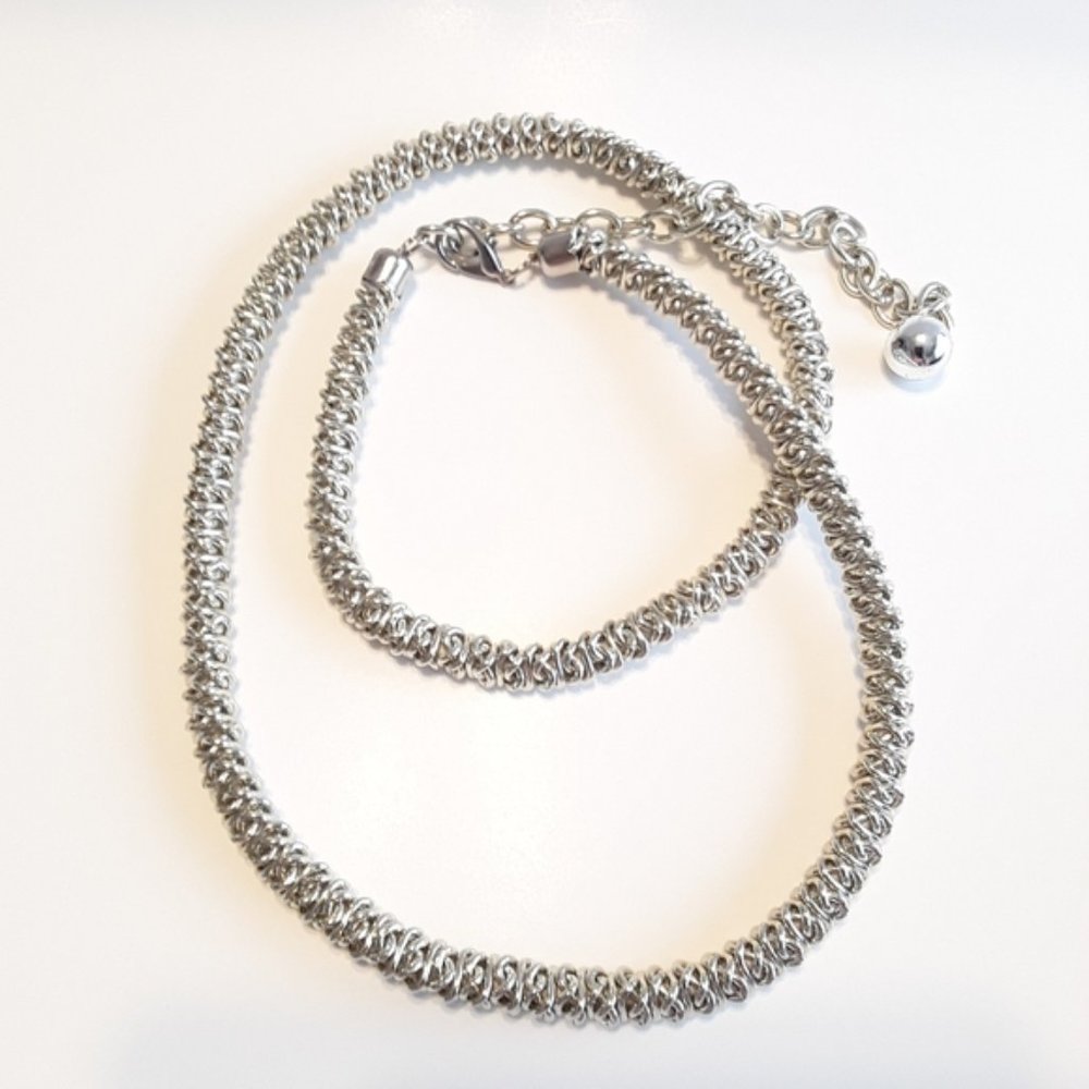 Brave Byzantine Platinum Color Stretch BELT EUC